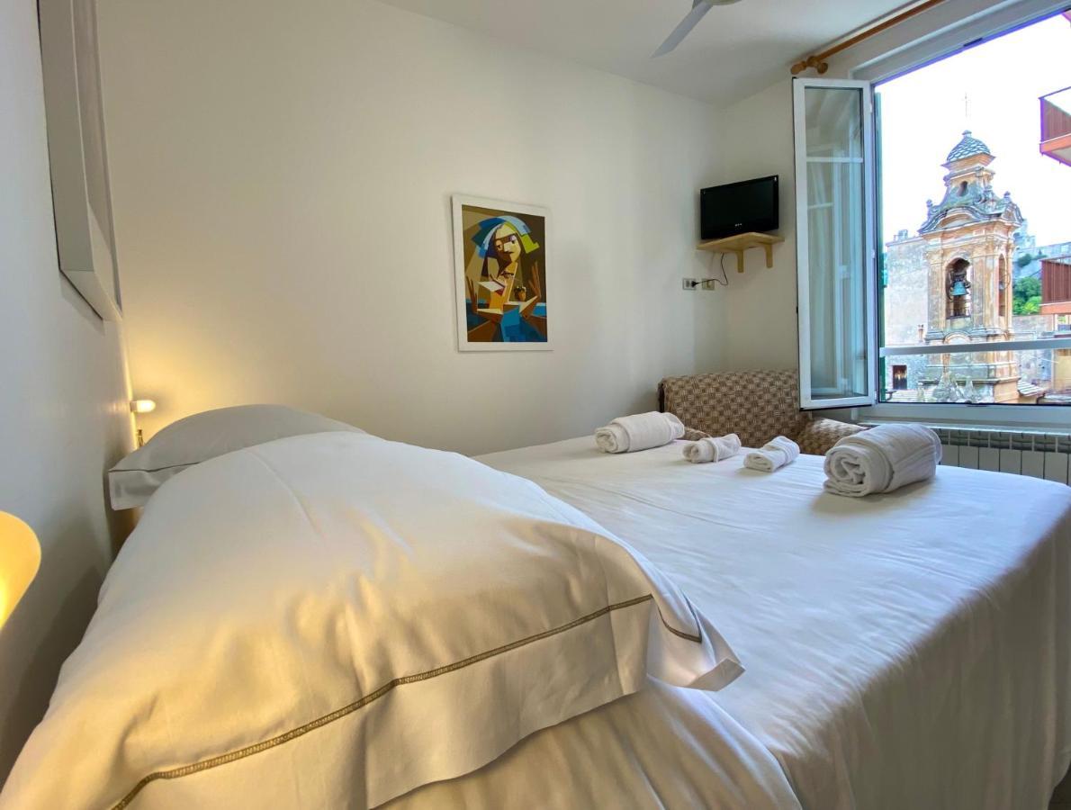 Hotel Alba Chiara Finale Ligure Bagian luar foto