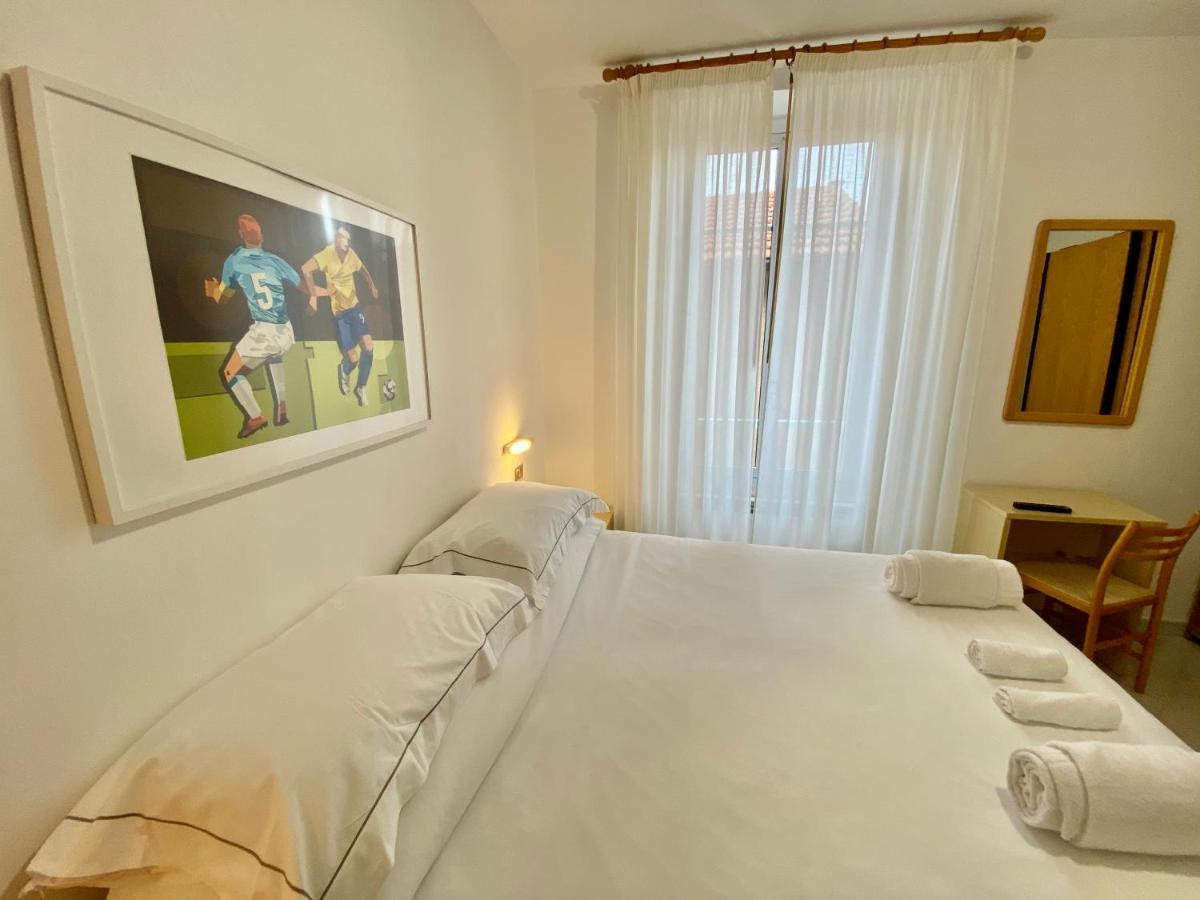 Hotel Alba Chiara Finale Ligure Bagian luar foto