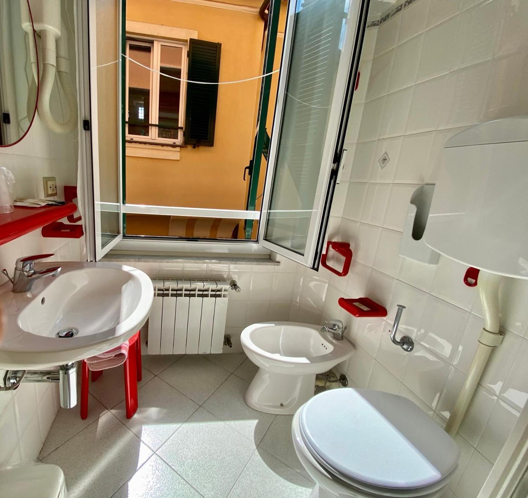 Hotel Alba Chiara Finale Ligure Bagian luar foto