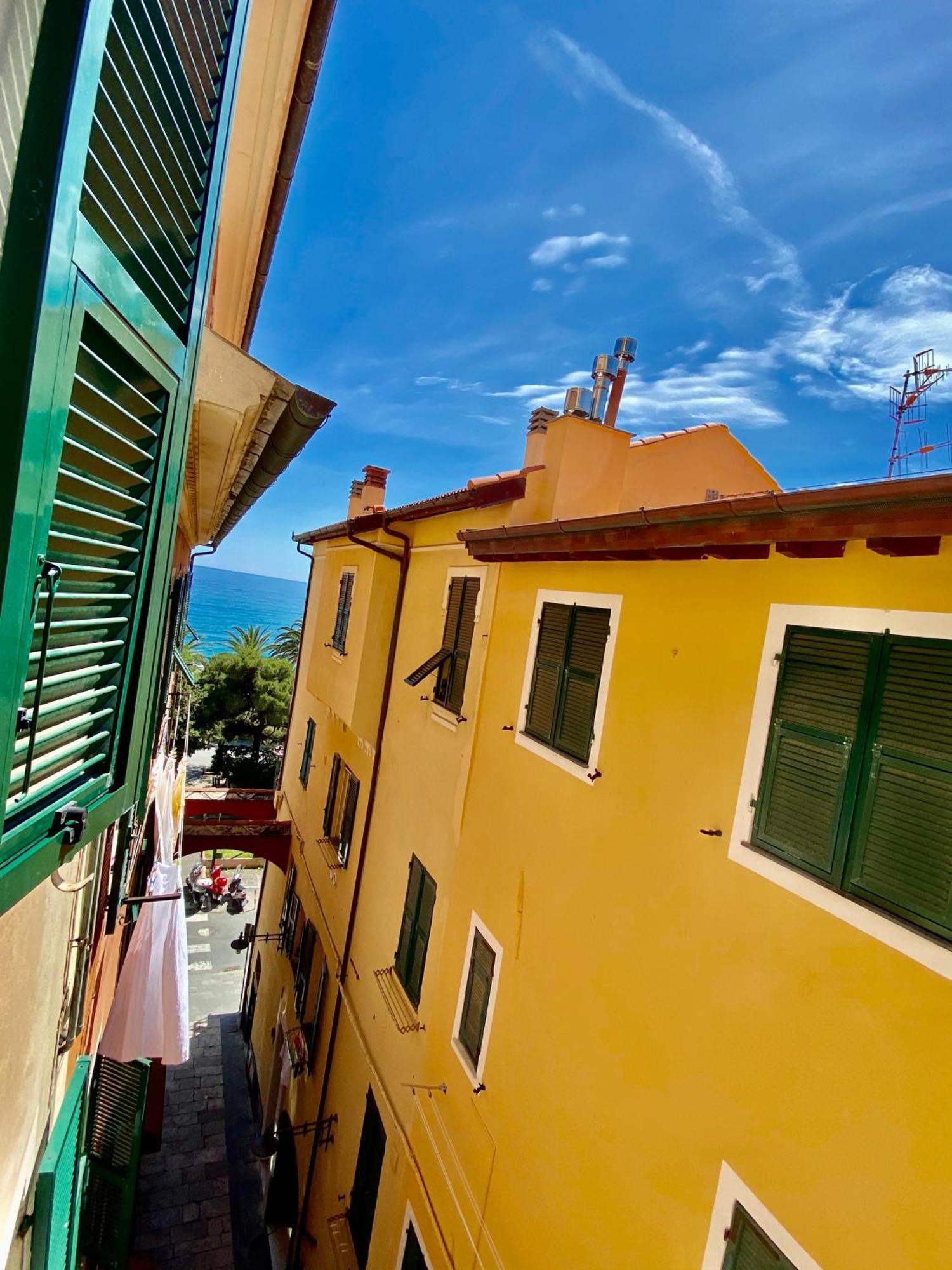 Hotel Alba Chiara Finale Ligure Bagian luar foto