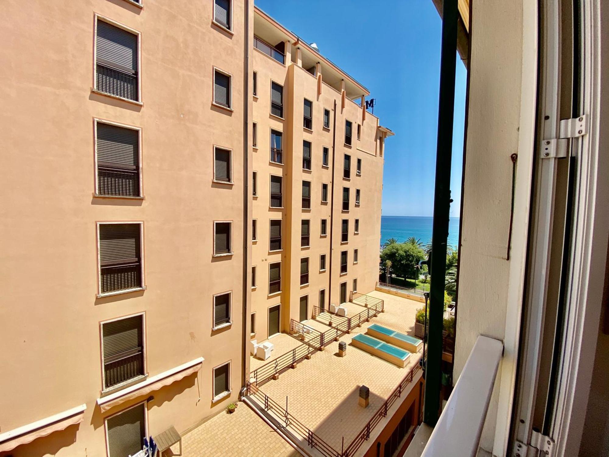 Hotel Alba Chiara Finale Ligure Bagian luar foto